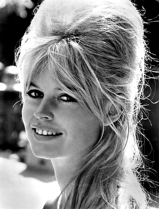 How to do Brigitte Bardot style eyeliner?